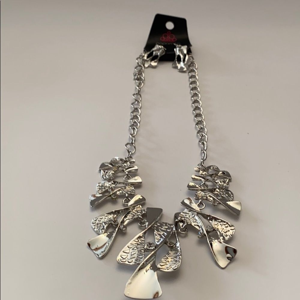 Paparazzi Womens Necklace Silver colored Rhinestone Bling Statement Fashion - Picture 4 of 7